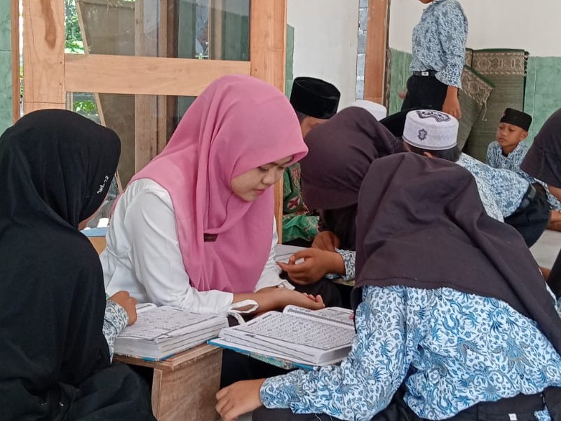 Belajar, bermain, dan mengaji—hari yang penuh berkah di sekolah